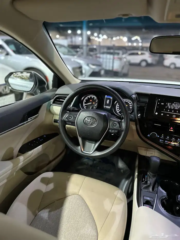 تويوتا كامري 2023 وكالة ستاندر 15