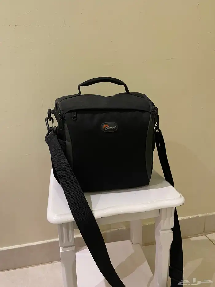 كاميرا نيكون نظيفة جدا واستعمال بسيط معاها كل مسلتزماتها 6