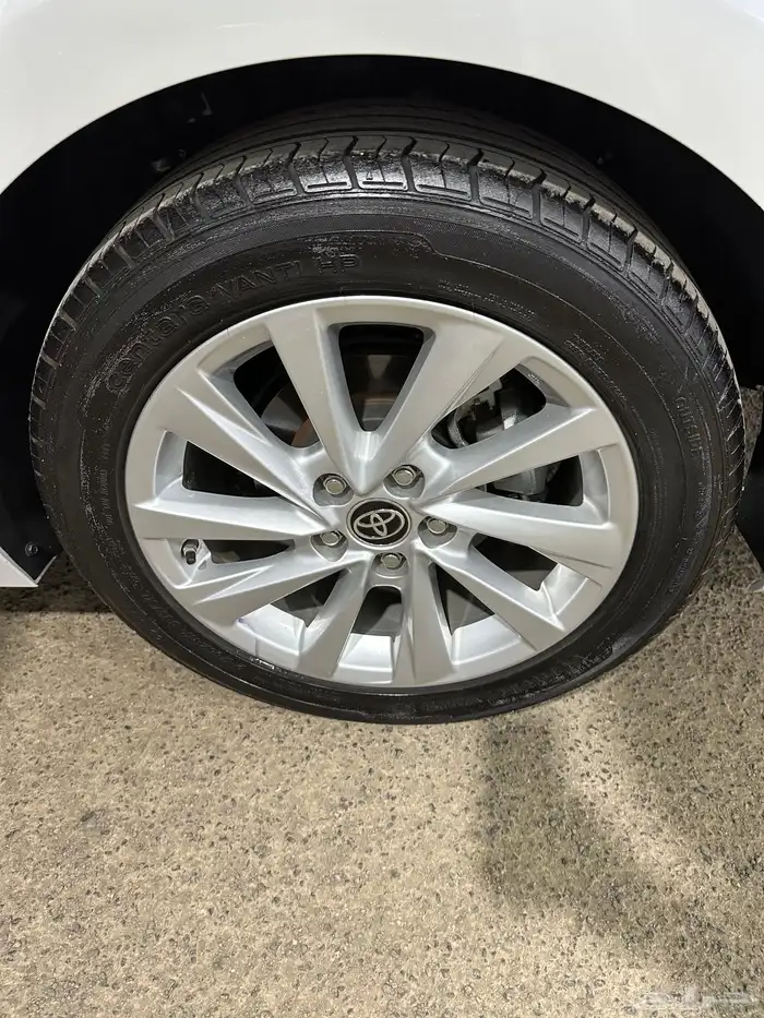 تويوتا كامري 2023 وكالة ستاندر 8