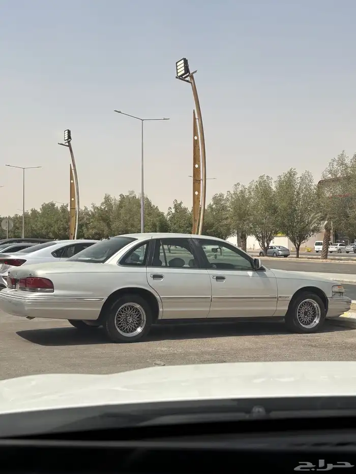 فورد فكتوريا 1995 0