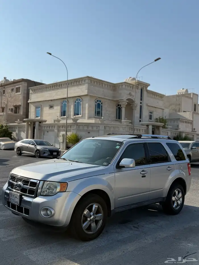 للبيع فورد إسكيب 2010 V6سلندر ب 14000 0
