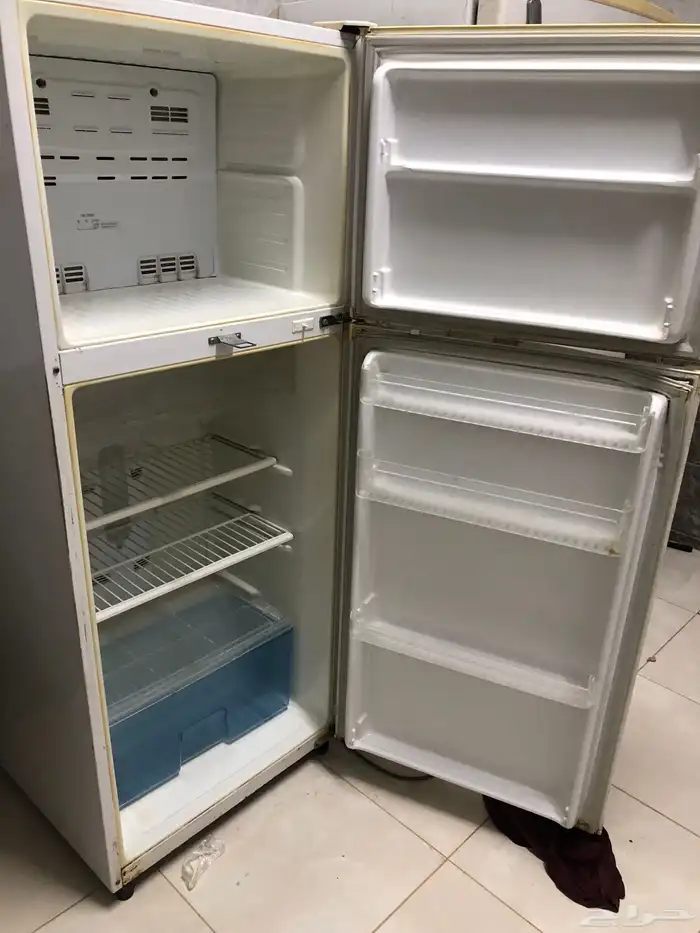 ثلاجتين للبيع كبيرة ووسط 3
