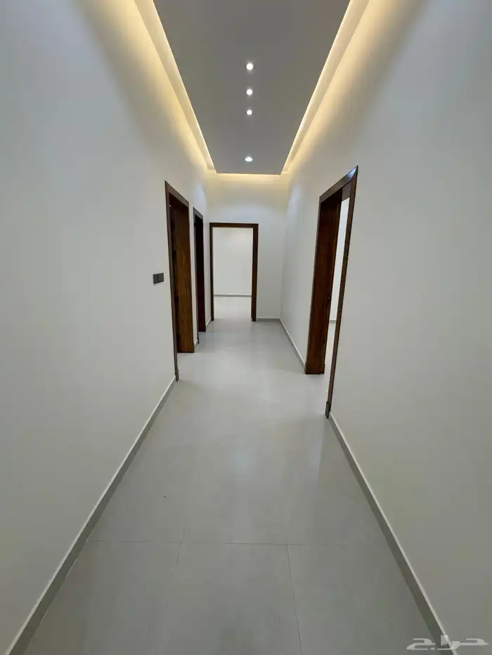 فيلا سكنية دور ارضي وثلاث شقق للبيع 15