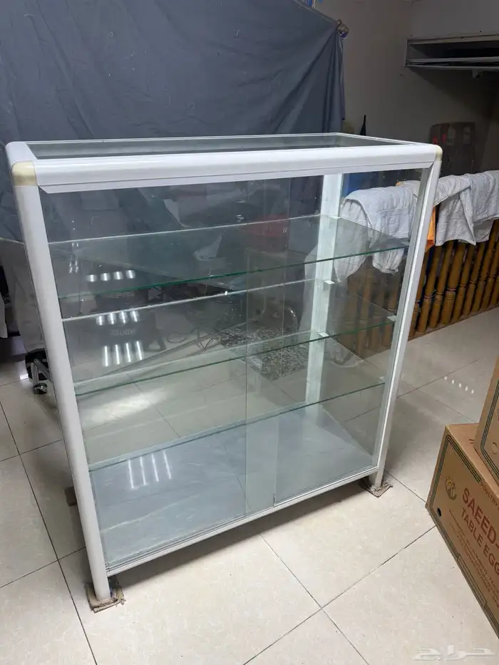 طاولة عرض زجاج 1