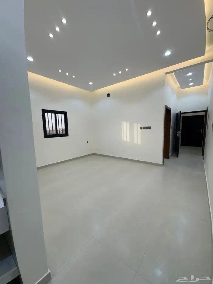 فيلا سكنية دور ارضي وثلاث شقق للبيع 5