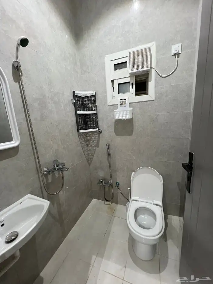 للايجار شقه مفروشه في النماص و استراحه بملعب في النماص 3