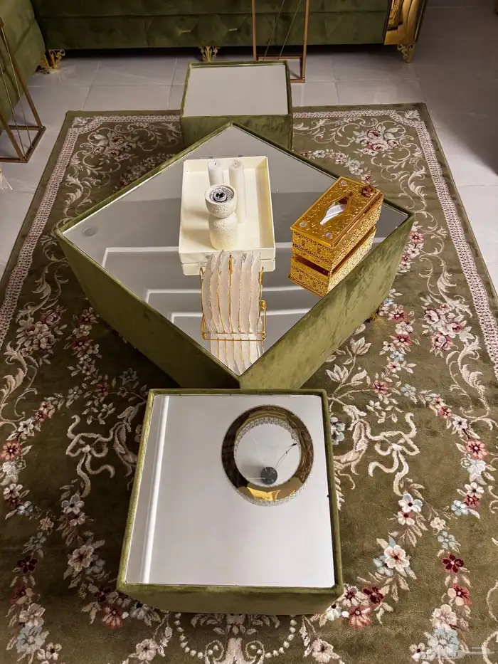 طاولات للبيع 3