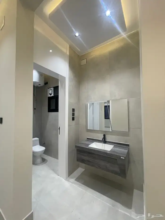 للبيع شقق علويه مساحة 230 م  بسعر 520 الف بالمحاله ابها 12