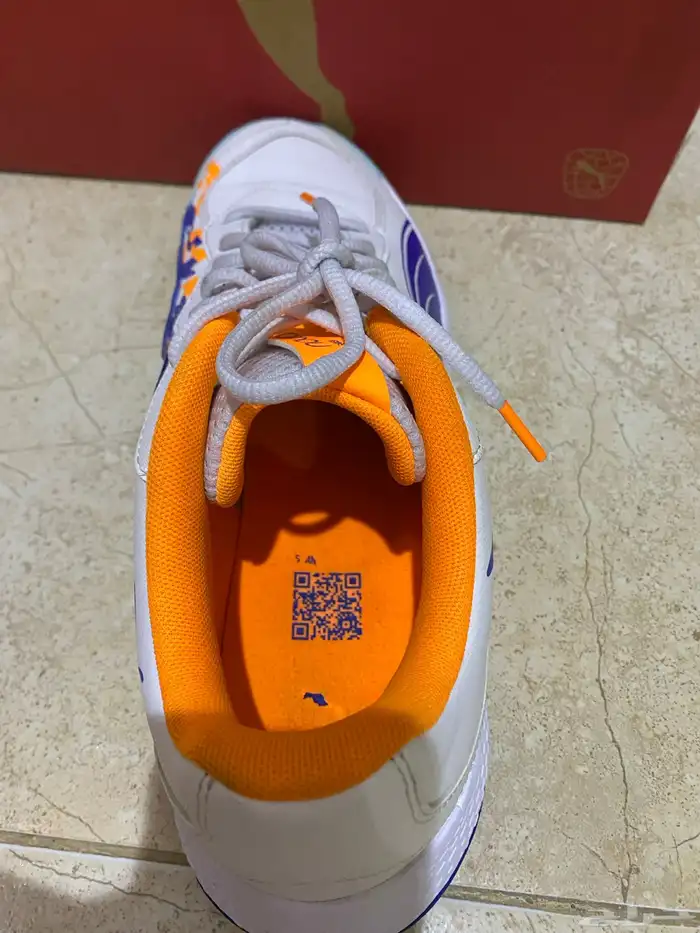 حذاء بوما رياضي مستعمل مرتين مدة الاستعمال ساعتين(شبه جديد 10