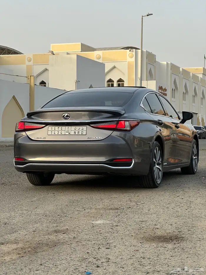 لكزس ES300H للبيع 1