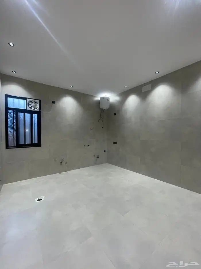 للبيع شقق علويه مساحة 230 م  بسعر 520 الف بالمحاله ابها 8
