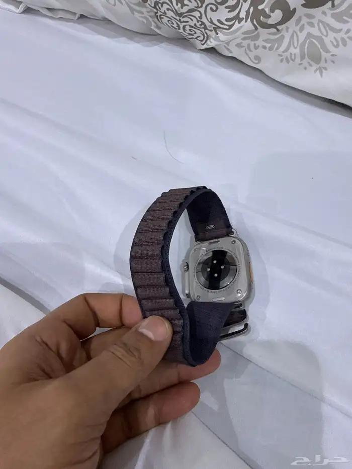 Apple Watch Ultra 2 titanium 49mm 4