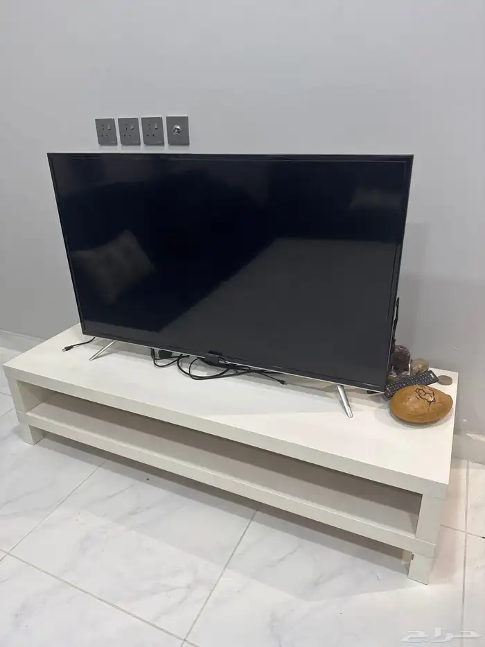 طاولة تلفزيون من ايكيا 0