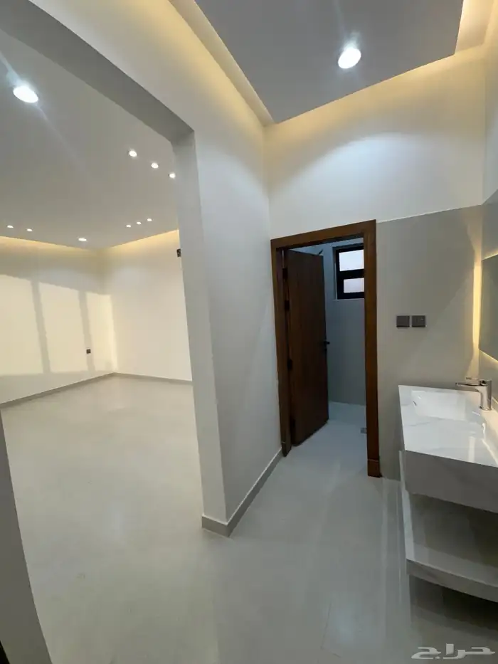 فيلا سكنية دور ارضي وثلاث شقق للبيع 18