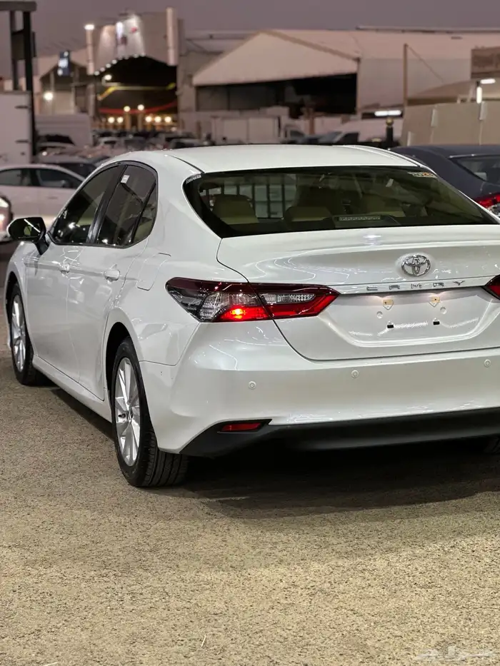 تويوتا كامري 2023 وكالة ستاندر 1