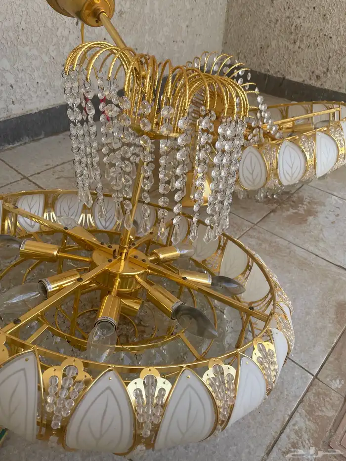 ثريات للبيع ف الخرج 0