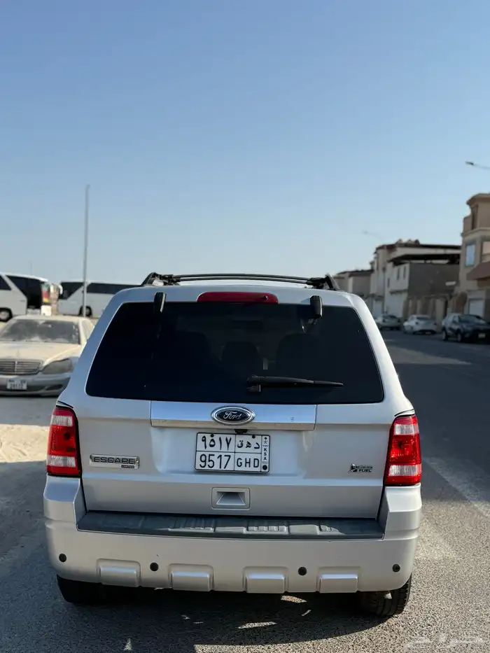 للبيع فورد إسكيب 2010 V6سلندر ب 14000 6