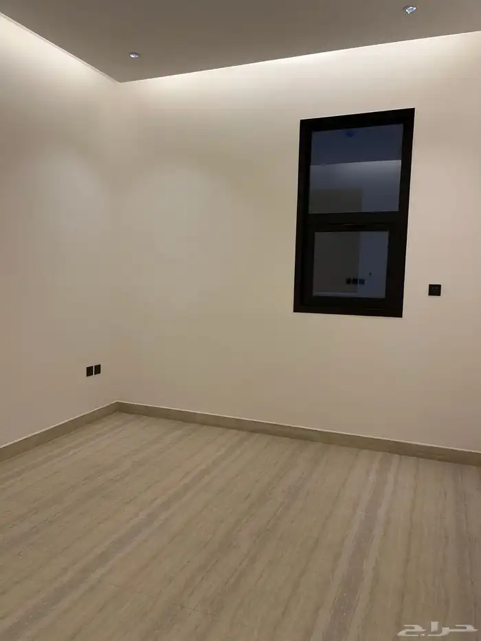 شقة للإيجار   حي القادسيه 5