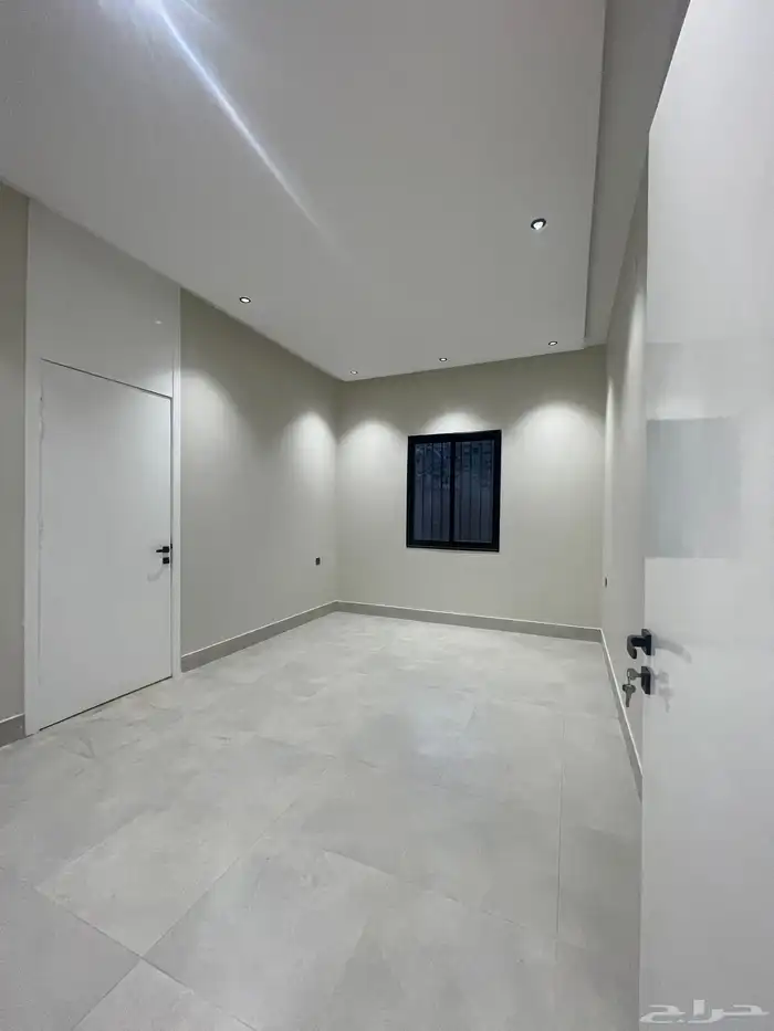 للبيع شقق علويه مساحة 230 م  بسعر 520 الف بالمحاله ابها 5