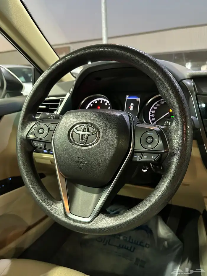 تويوتا كامري 2023 وكالة ستاندر 18