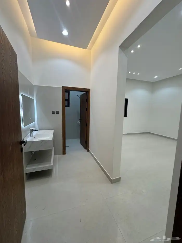 فيلا سكنية دور ارضي وثلاث شقق للبيع 16