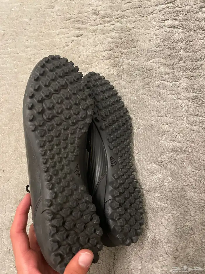 حذاء كرة قدم adidas اصلي من الفالح نوع عشب صناعي f50 3