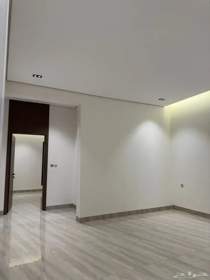 للبيع ادوار حي الرمال بأسعار مميزة 13