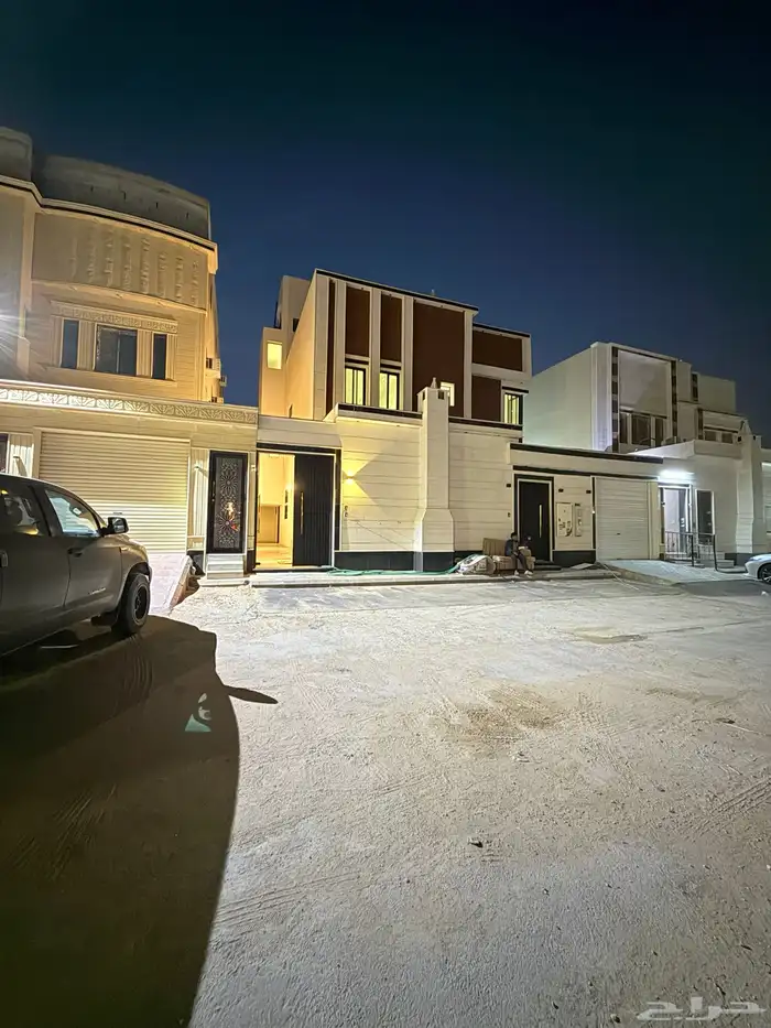 دور علوي مميز للبيع بحي البيان   خصوصية  راحة  وموقع مثالي 0