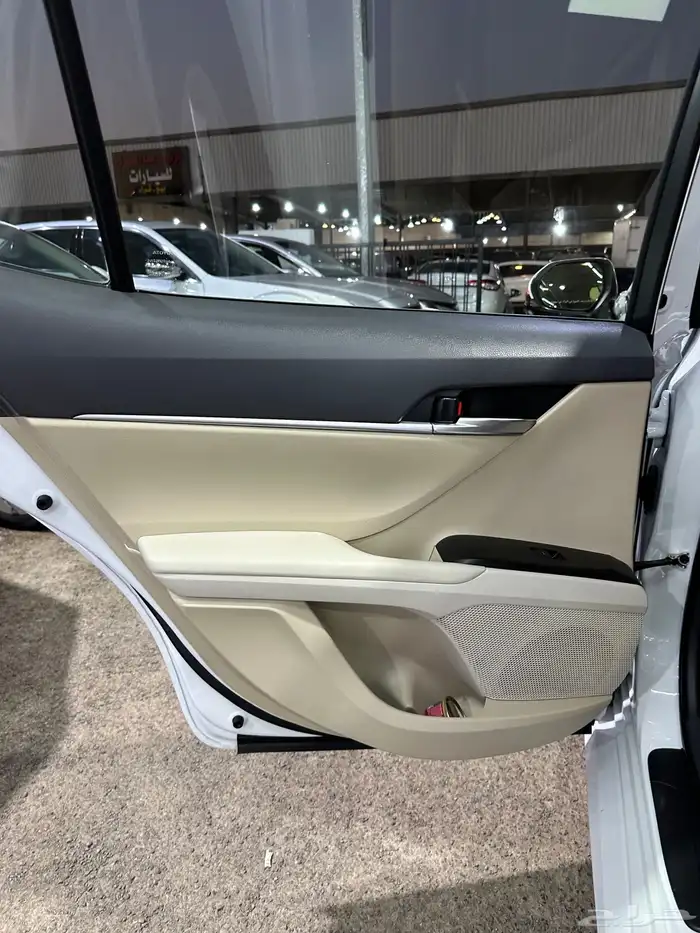 تويوتا كامري 2023 وكالة ستاندر 9