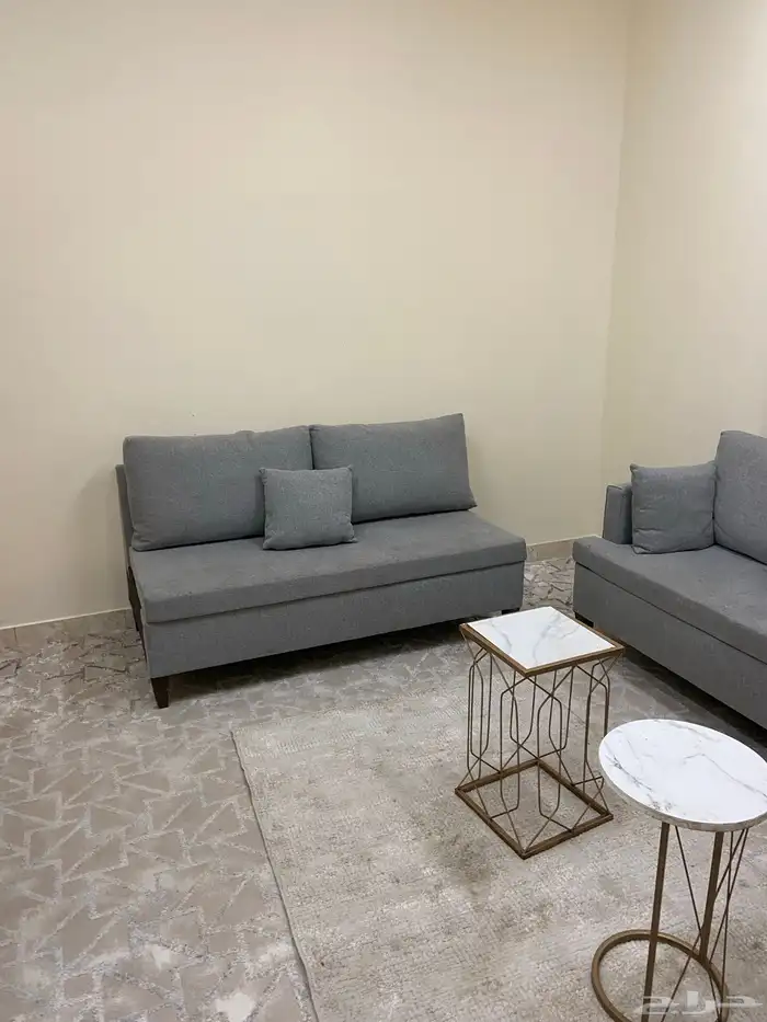 السلام عليكم اعرض لكم كنب 5 قطع للبيع 0