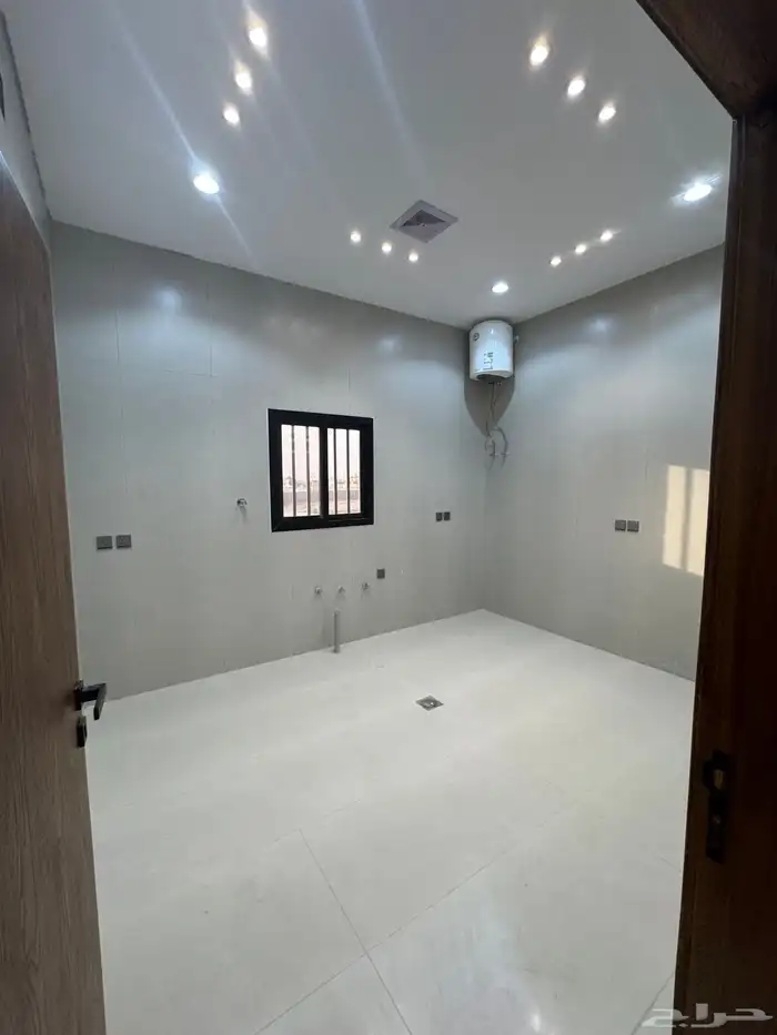 فيلا سكنية دور ارضي وثلاث شقق للبيع 11