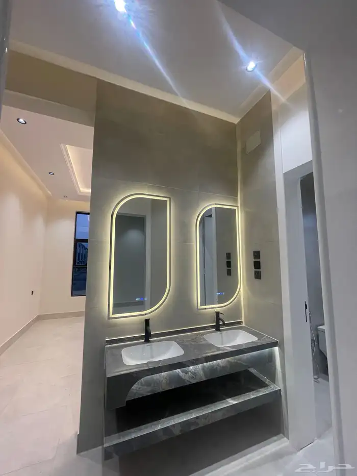 للبيع شقق علويه مساحة 230 م  بسعر 520 الف بالمحاله ابها 6