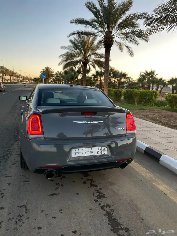 كرايزلر 2019 اللون اسمنتي 2