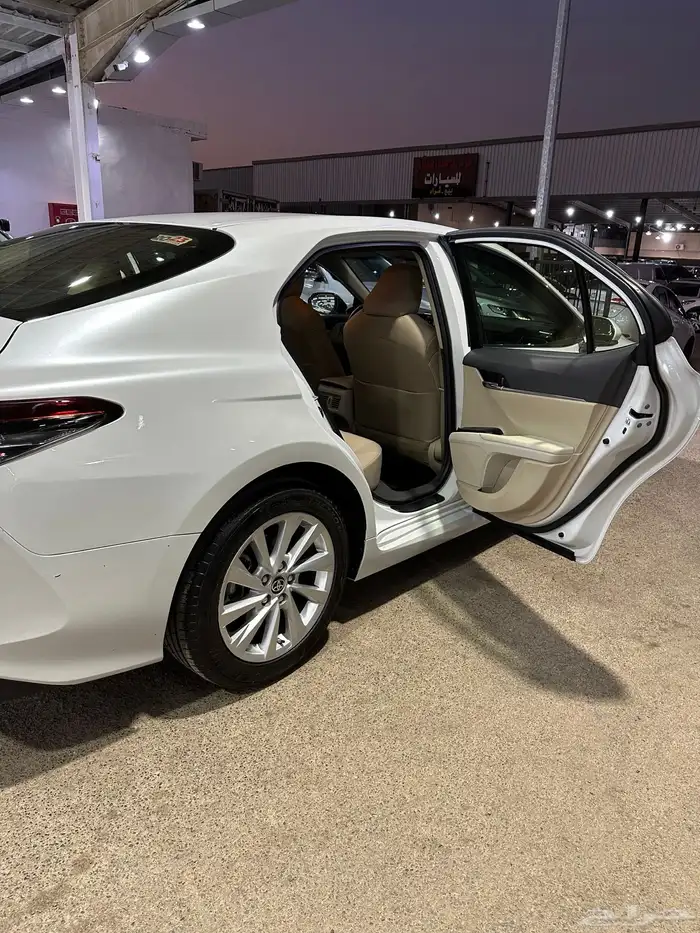 تويوتا كامري 2023 وكالة ستاندر 19