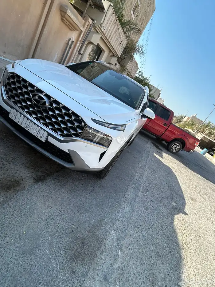 للبيع هيونداي سانتافبه ديزل -الموديل 2022 الممشى 96057 2