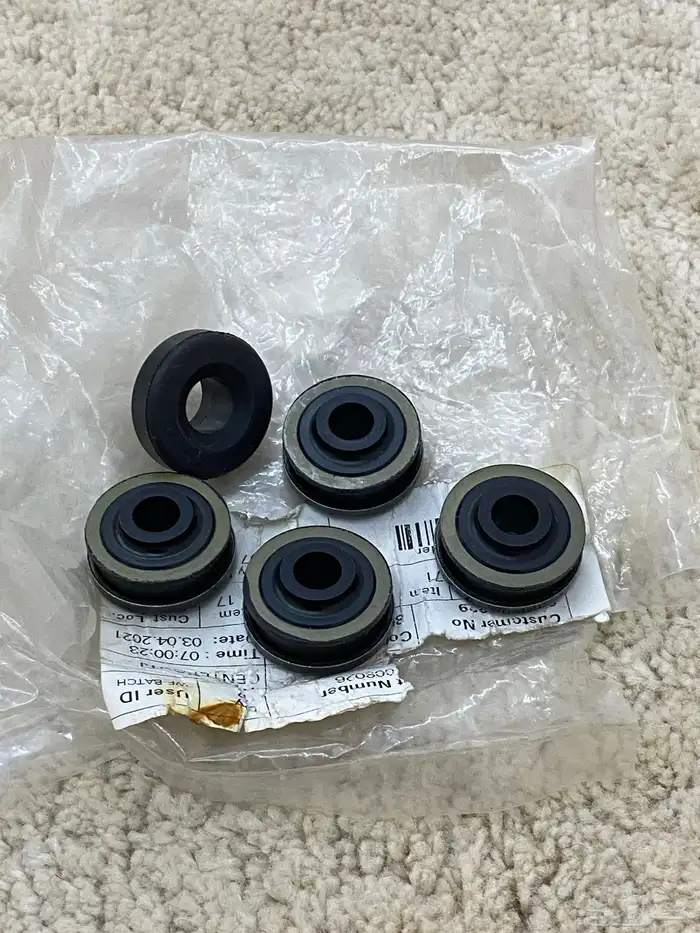 قطع هايلوكس 2005 89 8