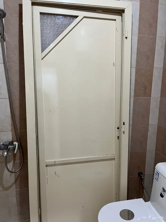 أبواب حمامات مستعمل. عدد 6 للبيع 0