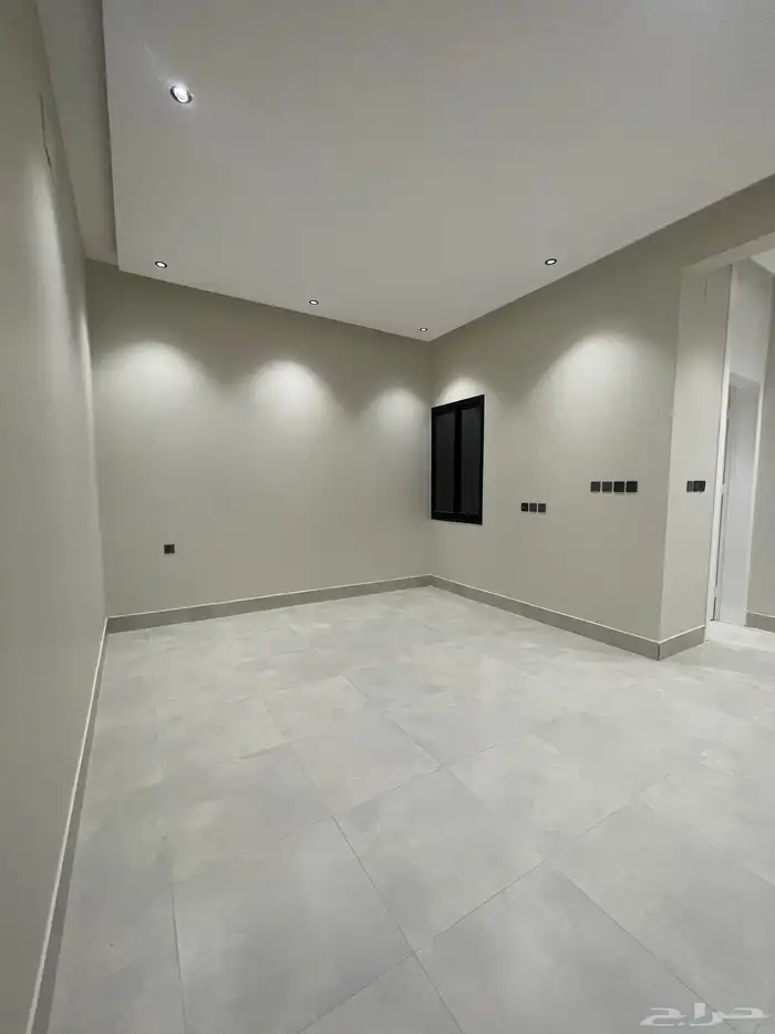 للبيع شقق علويه مساحة 230 م  بسعر 520 الف بالمحاله ابها 20