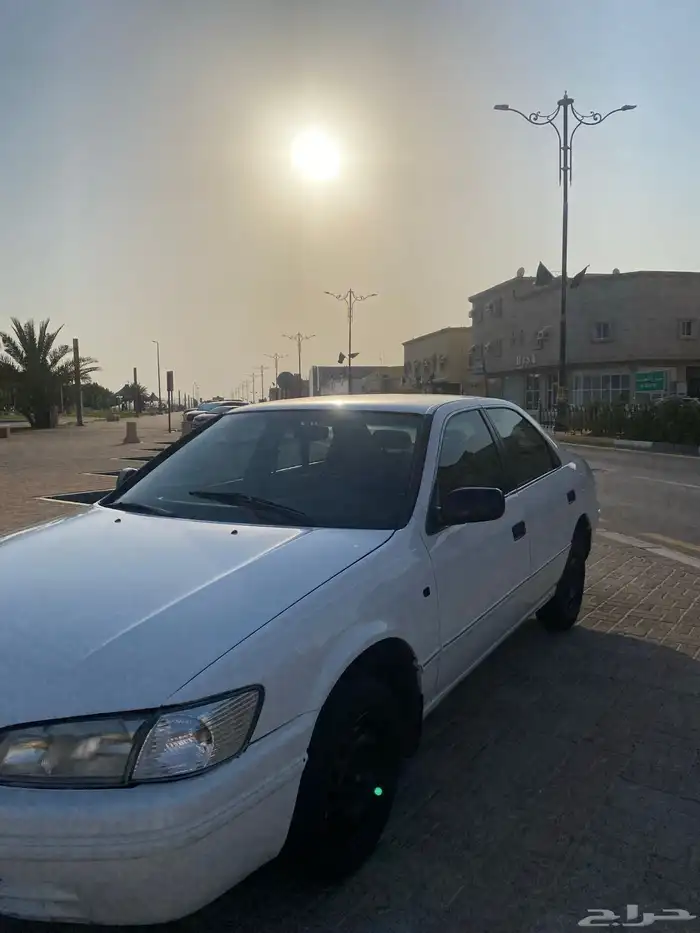 للبيع مرشوش تجملي كامل السياره . كامري الموديل 99 . 1