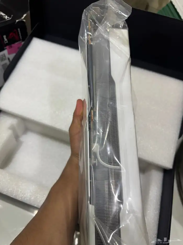 RX 9070 OC النسخة البيضاء 3