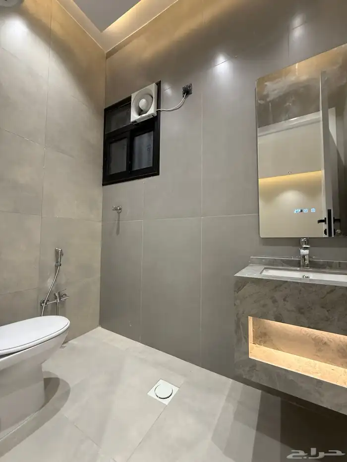 للبيع شقق علويه بسعر 520 الف ابها المحاله 21