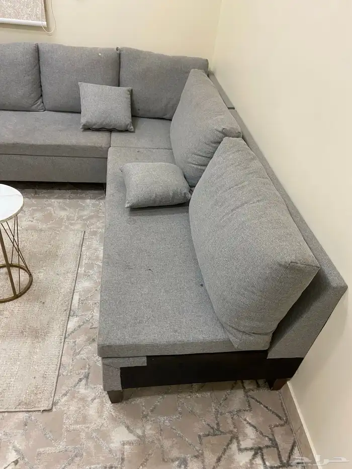 السلام عليكم اعرض لكم كنب 5 قطع للبيع 3