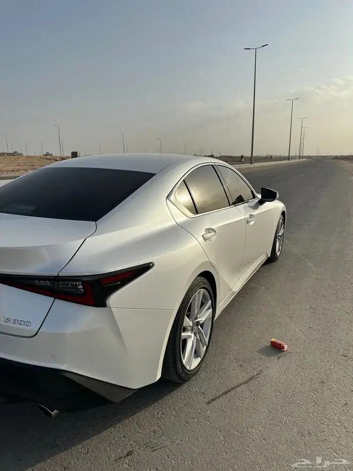 لكزس is300 2023 1