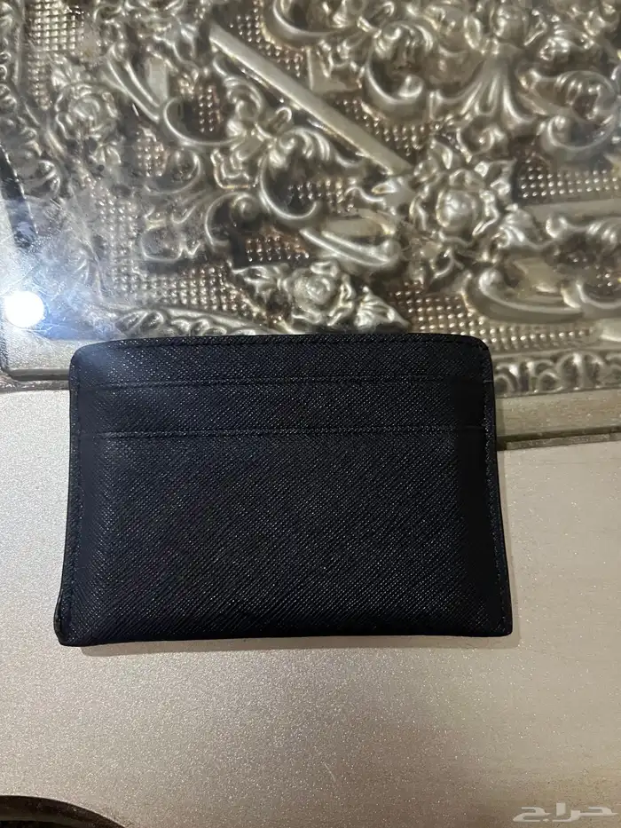 محفظة من DKNY 0