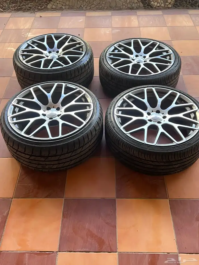 للبيع جنوط مرسيدس برابوس 21 اصليه مع الكفرات نظيفه جدا 16