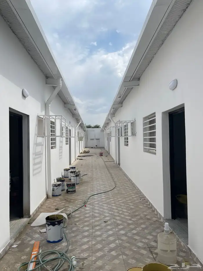 للإيجار مجمع سكني جديد غرف عمال بخميس مشيط حي شباعه   حوش 0