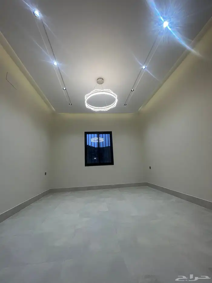 للبيع شقق علويه مساحة 230 م  بسعر 520 الف بالمحاله ابها 13