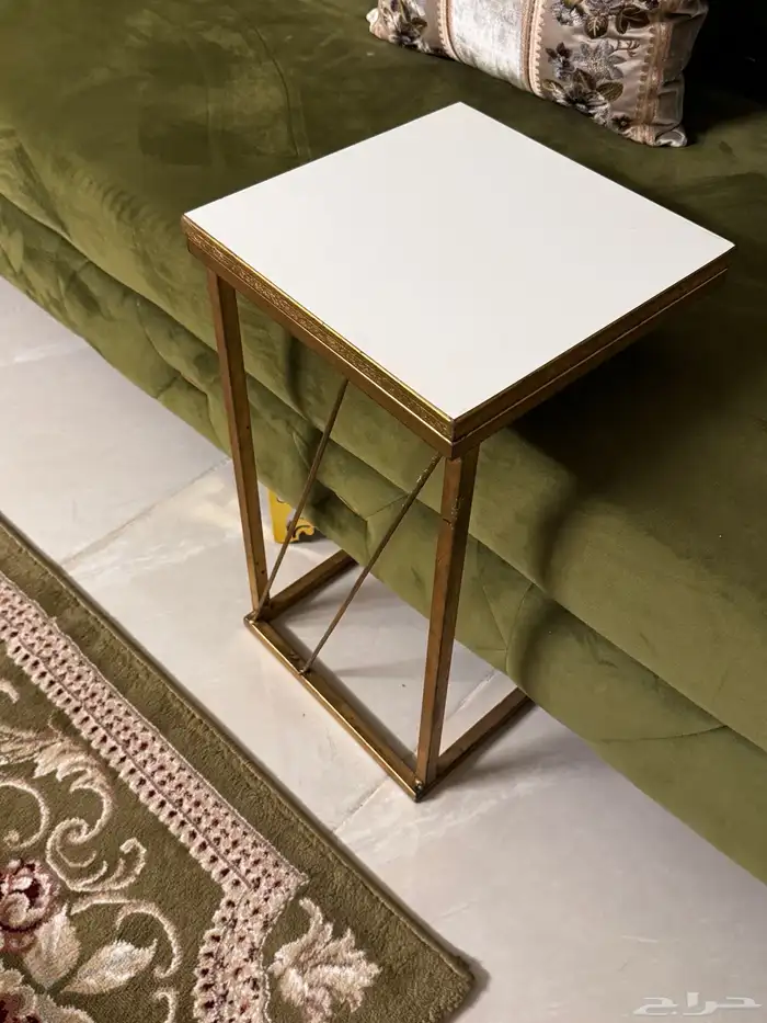 طاولات للبيع 2