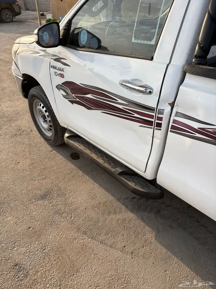 للبيع تويوتا هايلكس ديزل غمارة شاص طويل موديل 2023 4