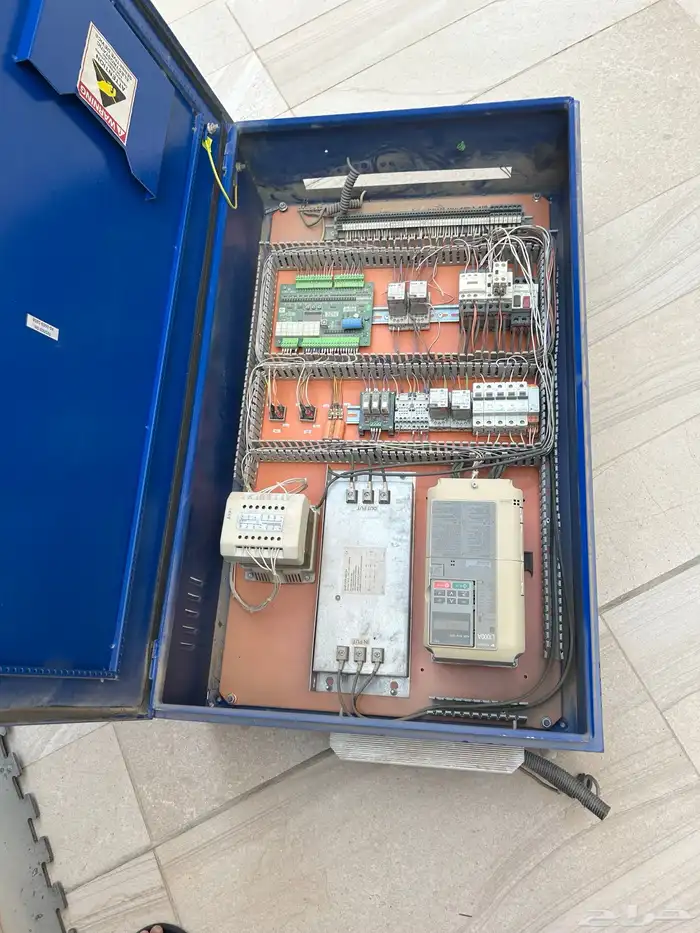 قطع غيار مستعمله لوحة الكترونيه للمصاعد 1